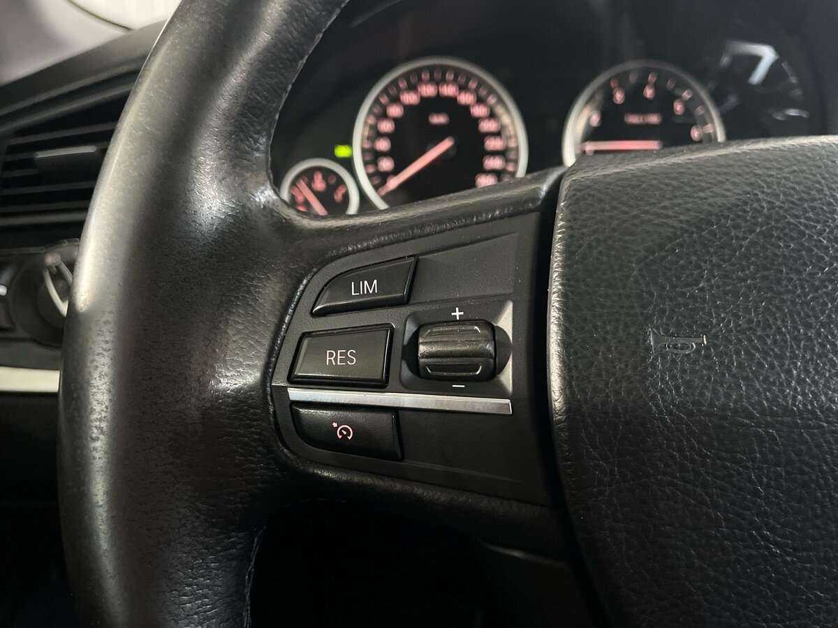 BMW 5 серии 520i, 2012 Фото №11