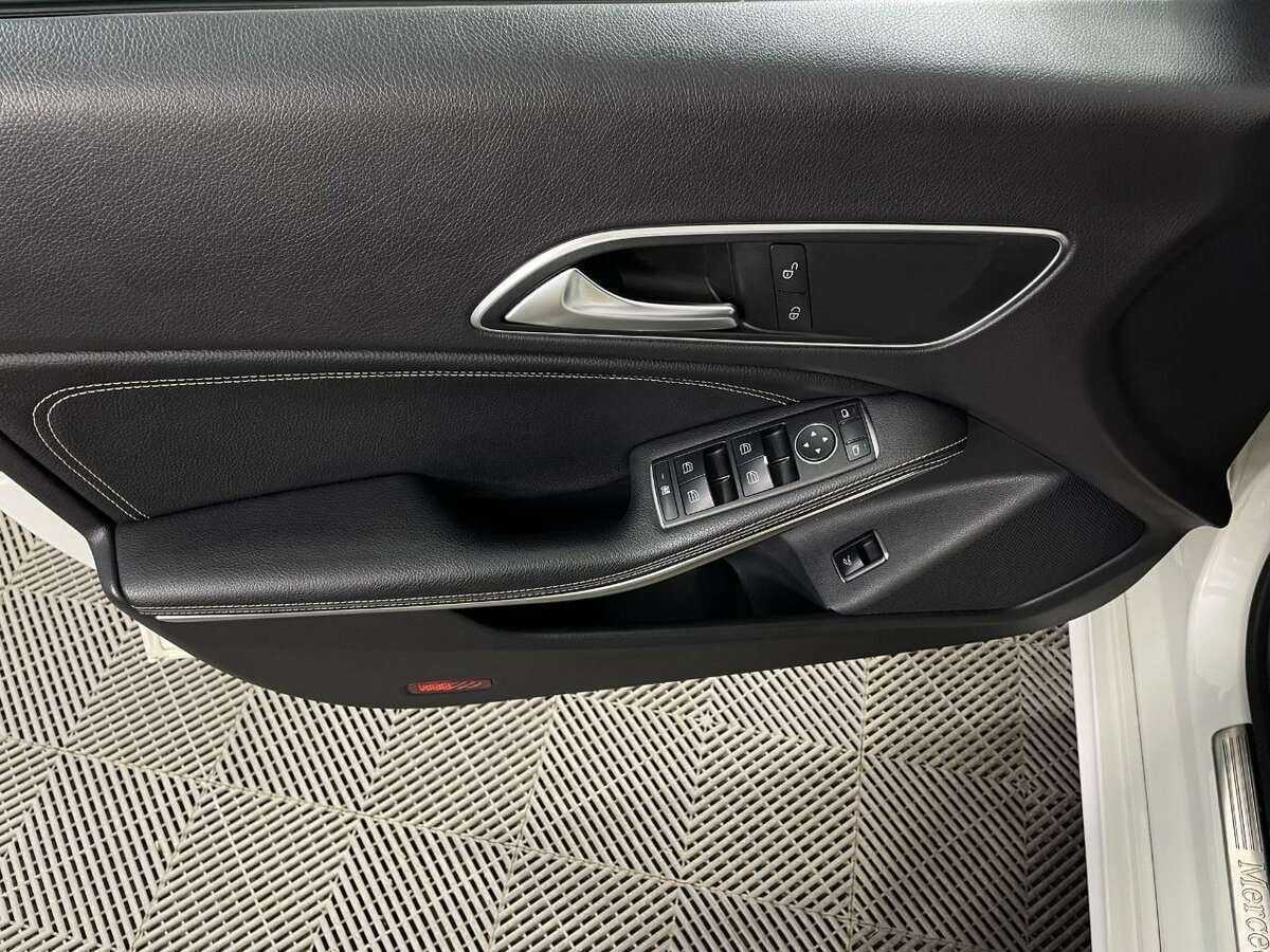 Mercedes-Benz CLA 200, 2014 Фото №8
