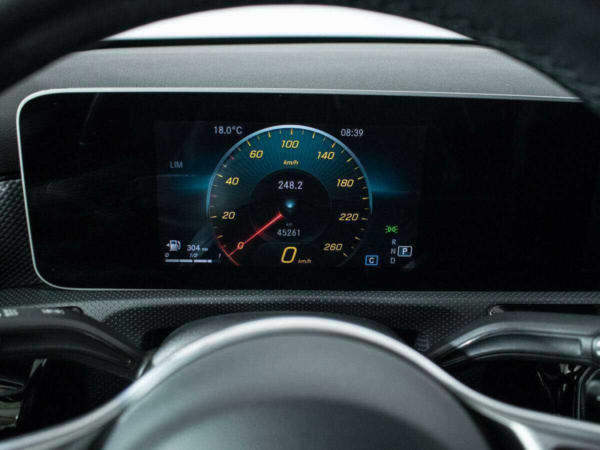 Mercedes-Benz A-Класс 200, 2019 Фото №11