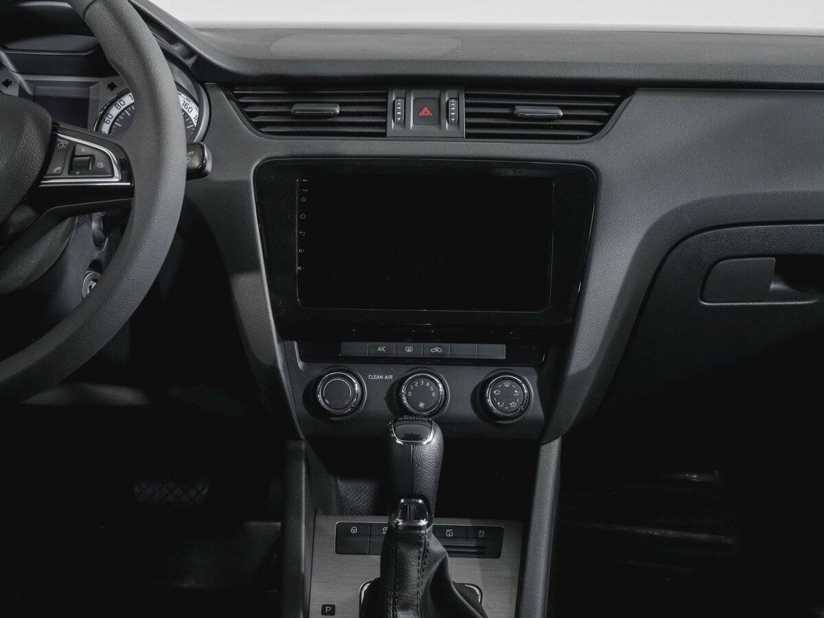 Skoda Octavia, 2023 Фото №10