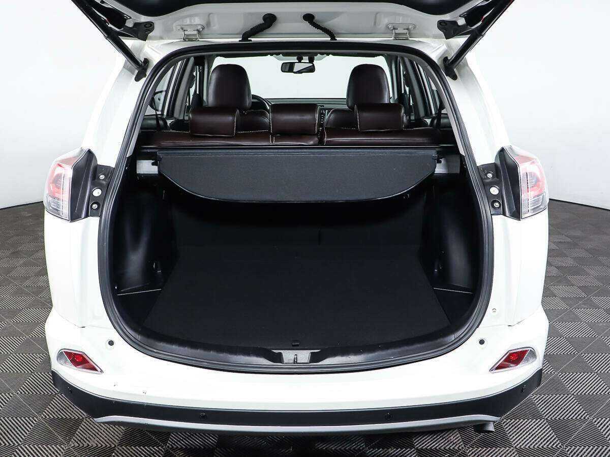 Toyota RAV4, 2018 Фото №8