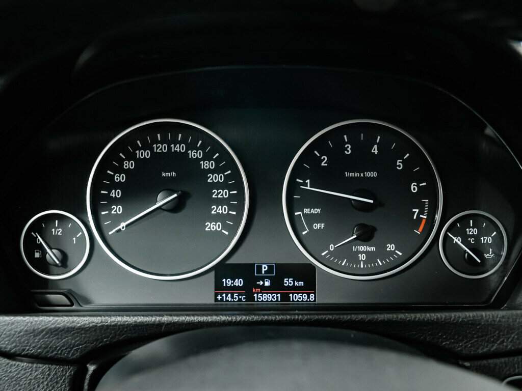 BMW 3 серии 316i, 2015 Фото №8