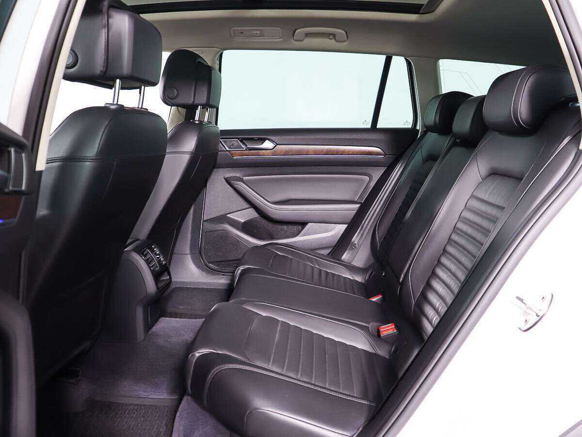 Volkswagen Passat Alltrack, 2018 Фото №10