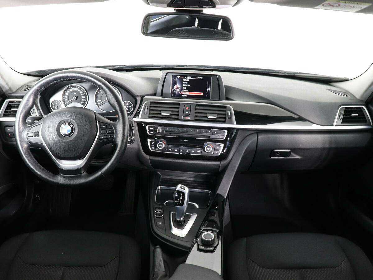 BMW 3 серии 318i, 2015 Фото №7