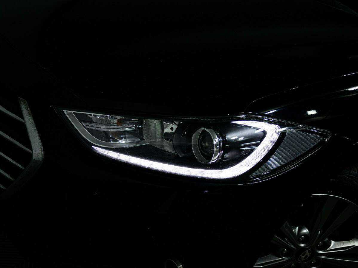 Hyundai Elantra, 2018 Фото №19