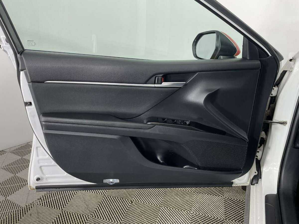 Toyota Camry, 2021 Фото №8