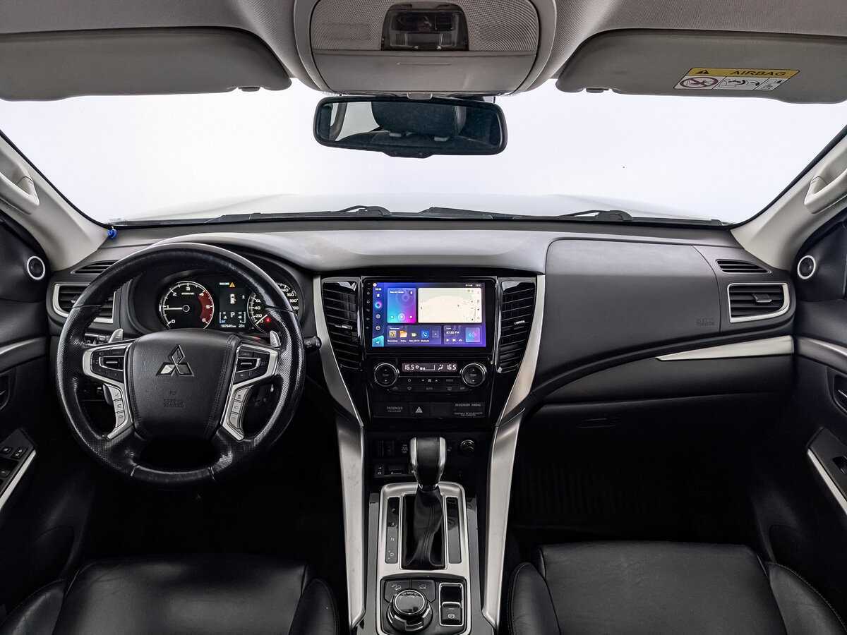 Mitsubishi Pajero Sport, 2017 Фото №12