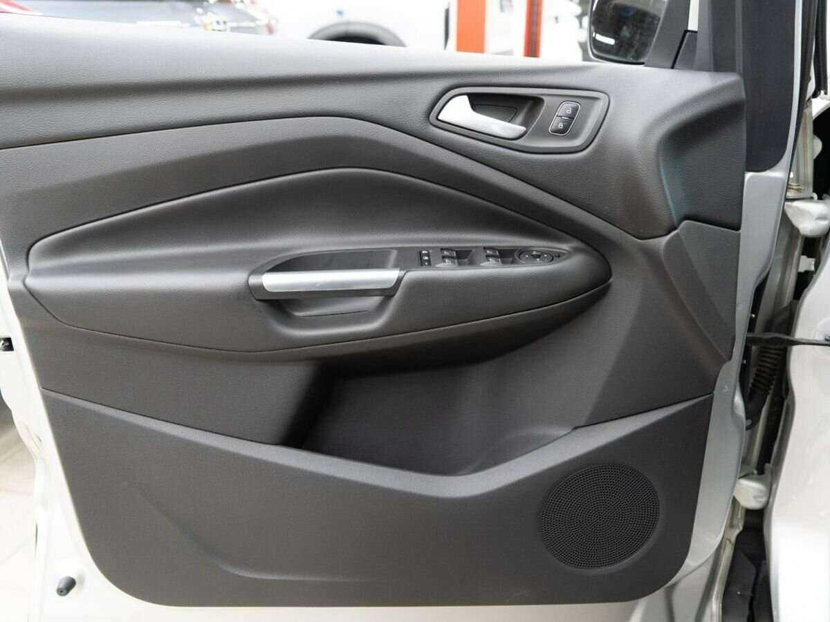 Ford Kuga, 2017 Фото №16