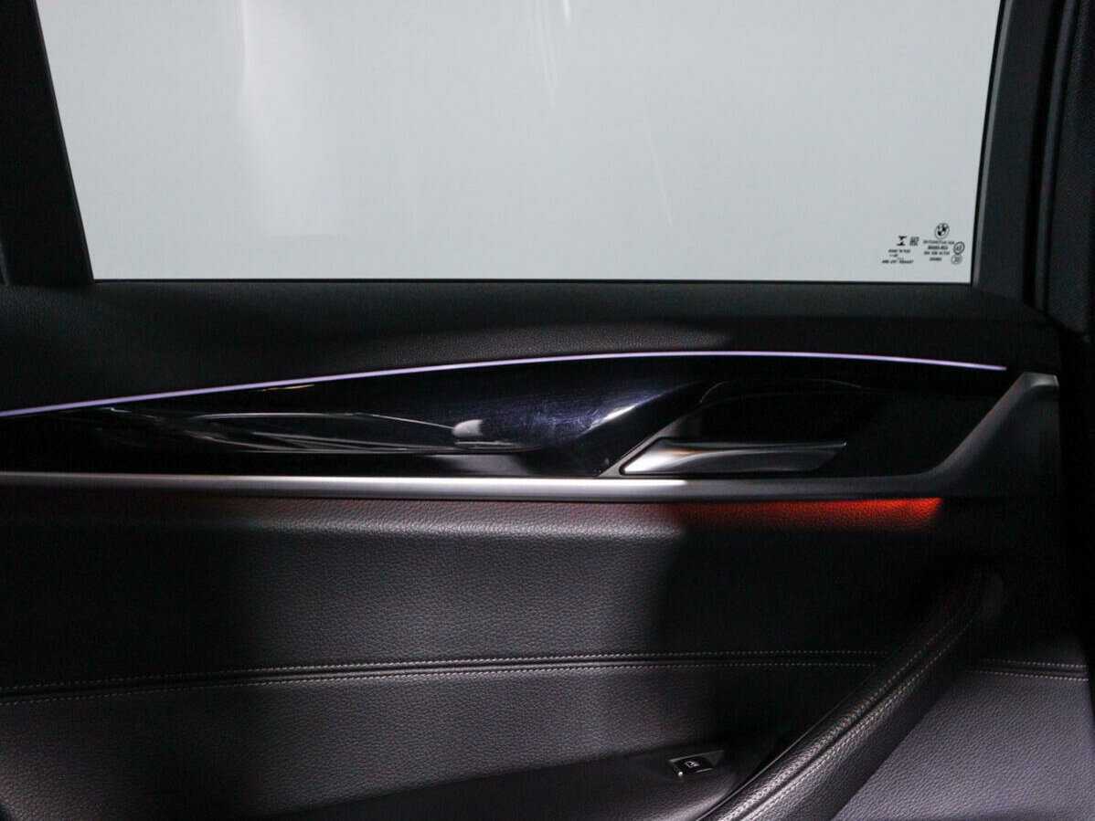 BMW 5 серии 520d, 2019 Фото №13
