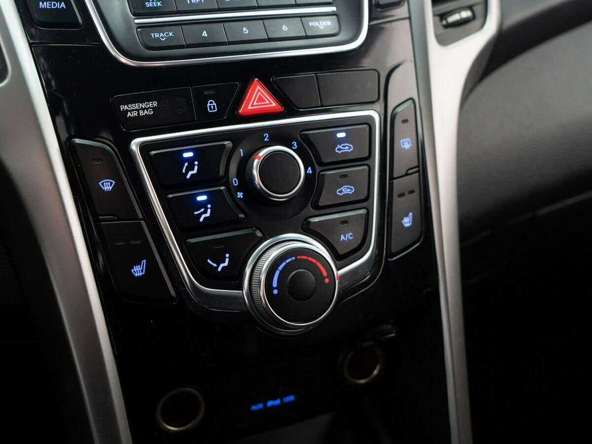 Hyundai i30, 2013 Фото №11