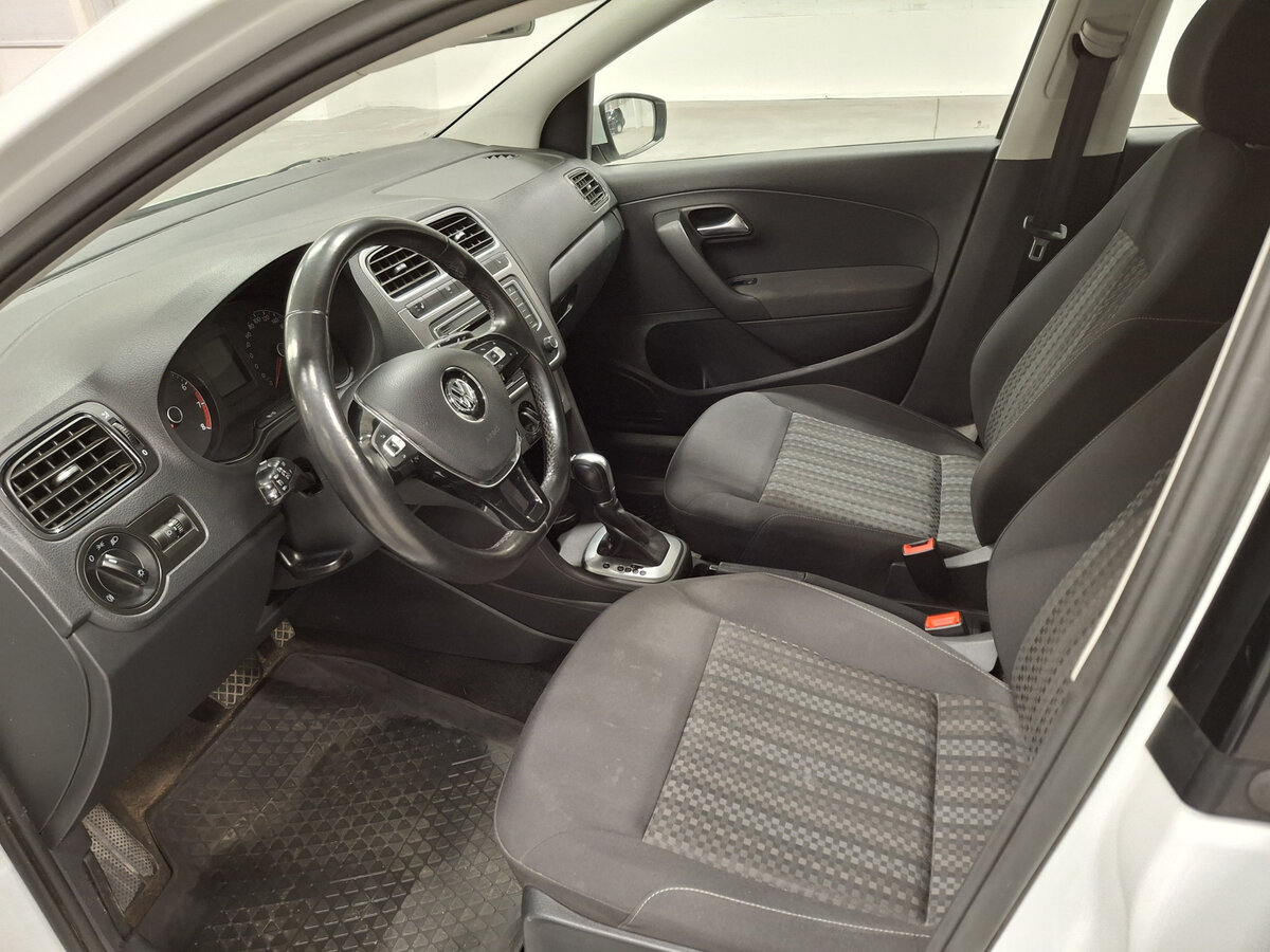 Volkswagen Polo V Рестайлинг, 2019 Фото №15