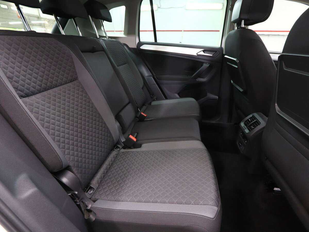 Volkswagen Tiguan, 2018 Фото №14