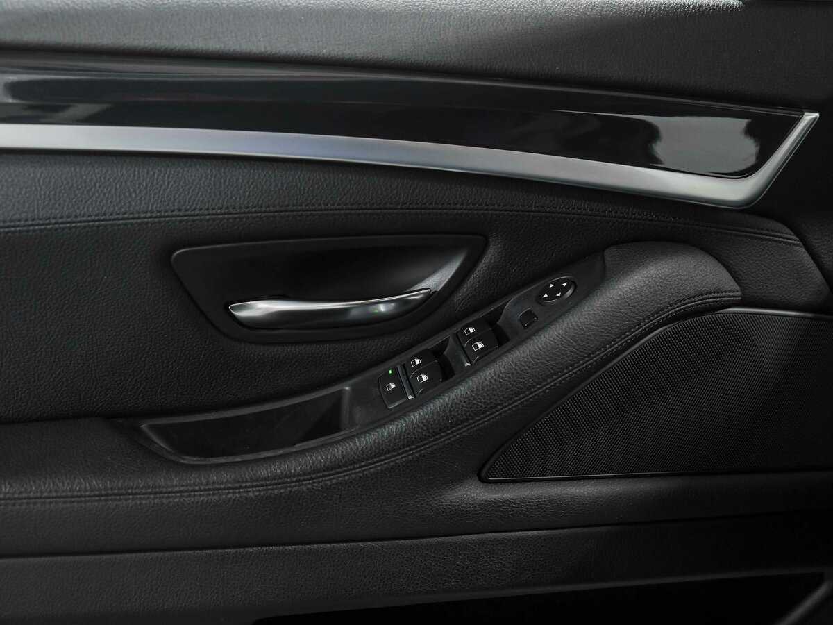 BMW 5 серии 520i, 2013 Фото №12