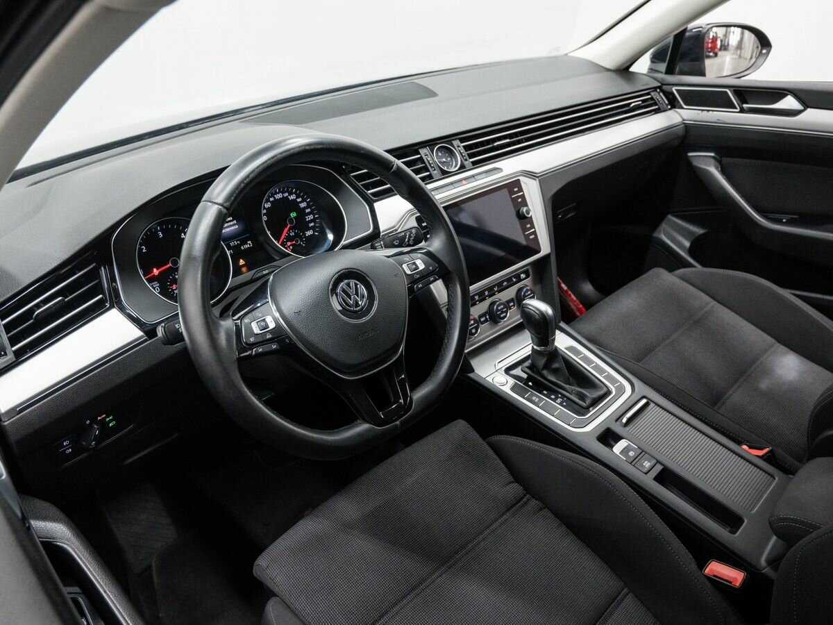Volkswagen Passat, 2018 Фото №13