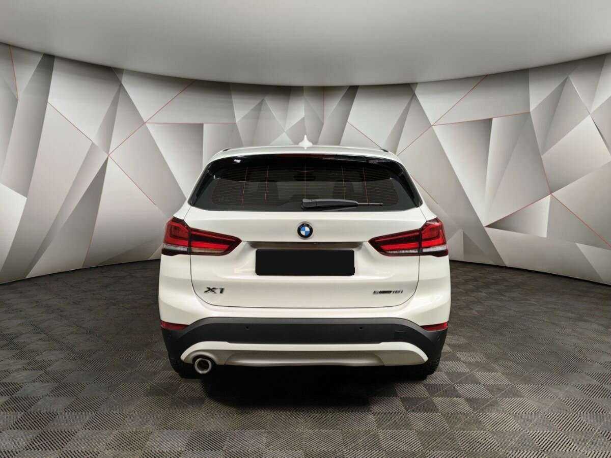 BMW X1 18i sDrive, 2020 Фото №8