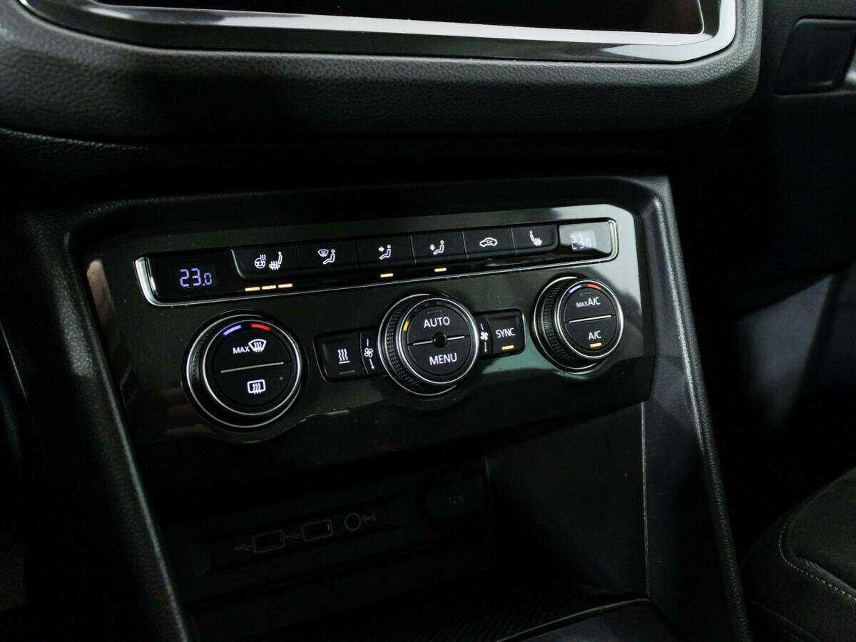 Volkswagen Tiguan, 2018 Фото №17