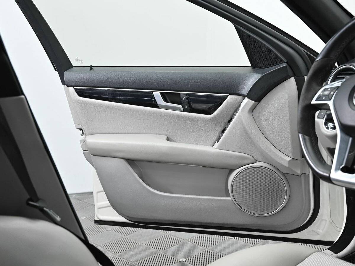 Mercedes-Benz C-Класс 180 BlueEFFICIENCY, 2012 Фото №6