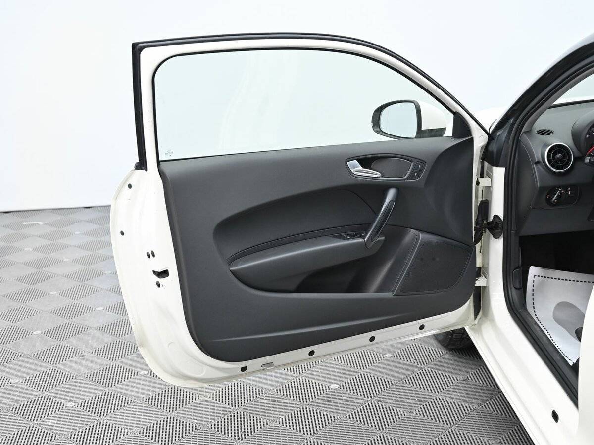 Audi A1, 2012 Фото №7