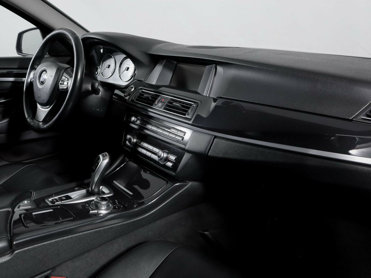 BMW 5 серии 520i VI (F10/F11/F07) Рестайлинг, 2013 Фото №9