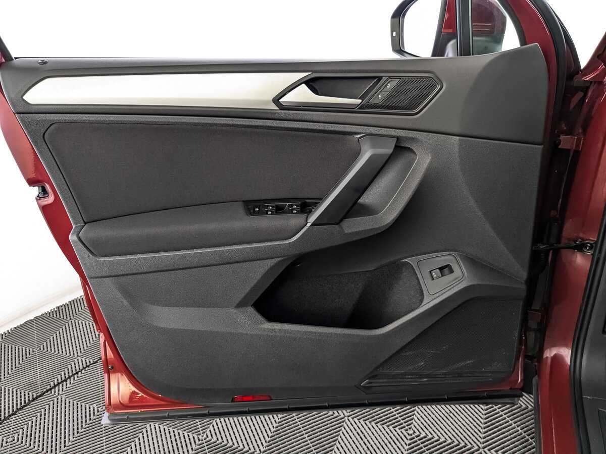 Volkswagen Tiguan, 2020 Фото №15