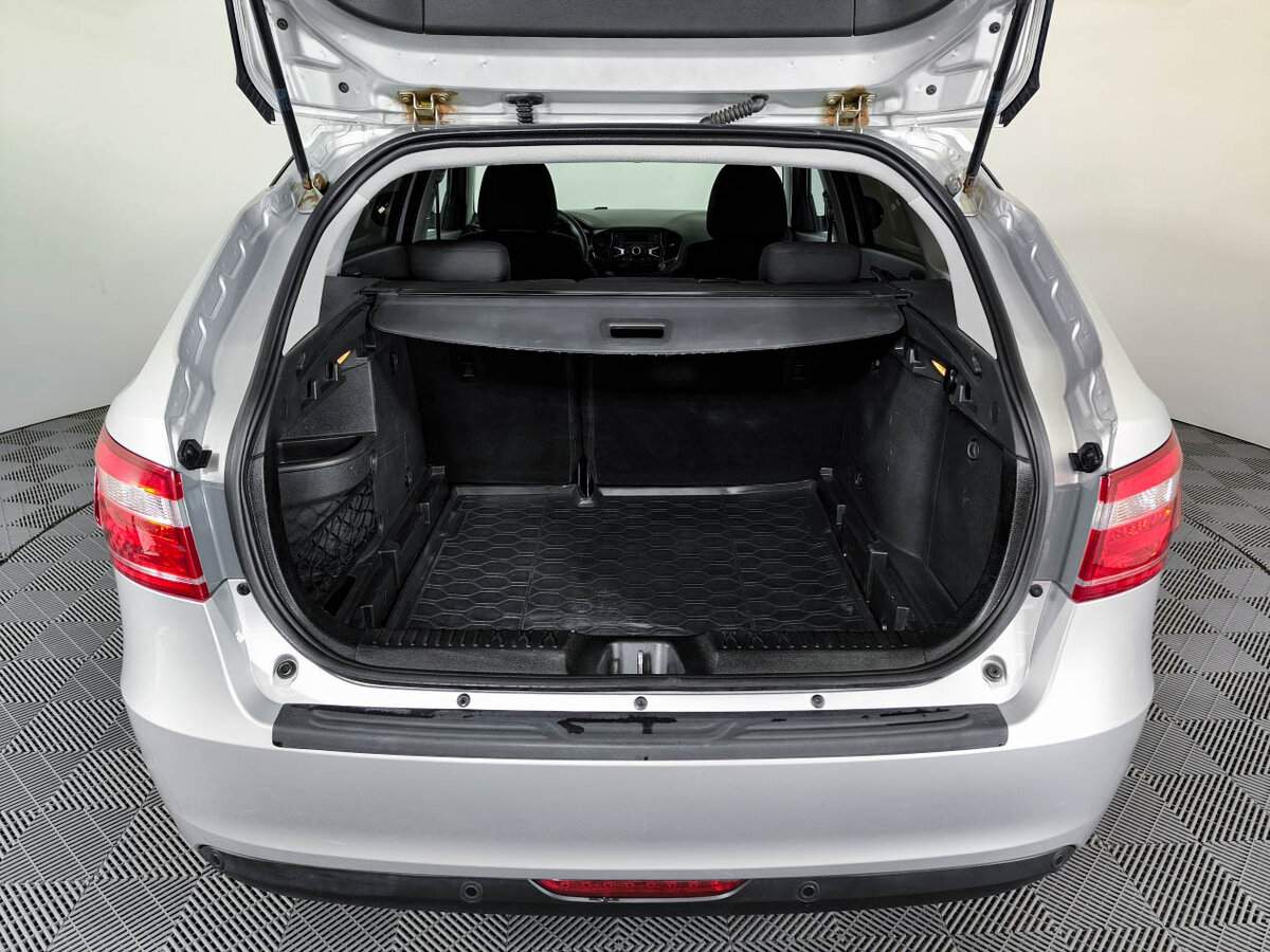 Lada (ВАЗ) Vesta SW, 2021 Фото №10