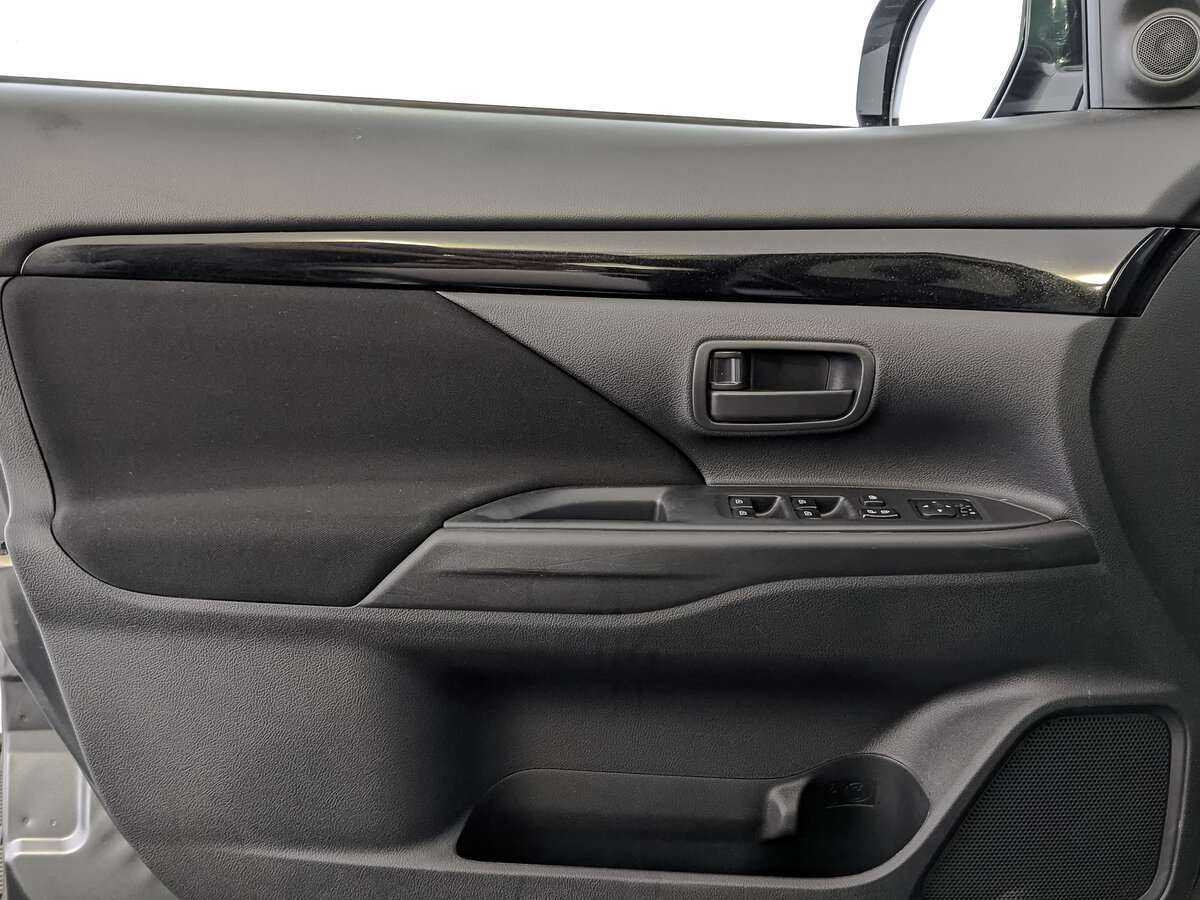 Mitsubishi Outlander, 2019 Фото №15
