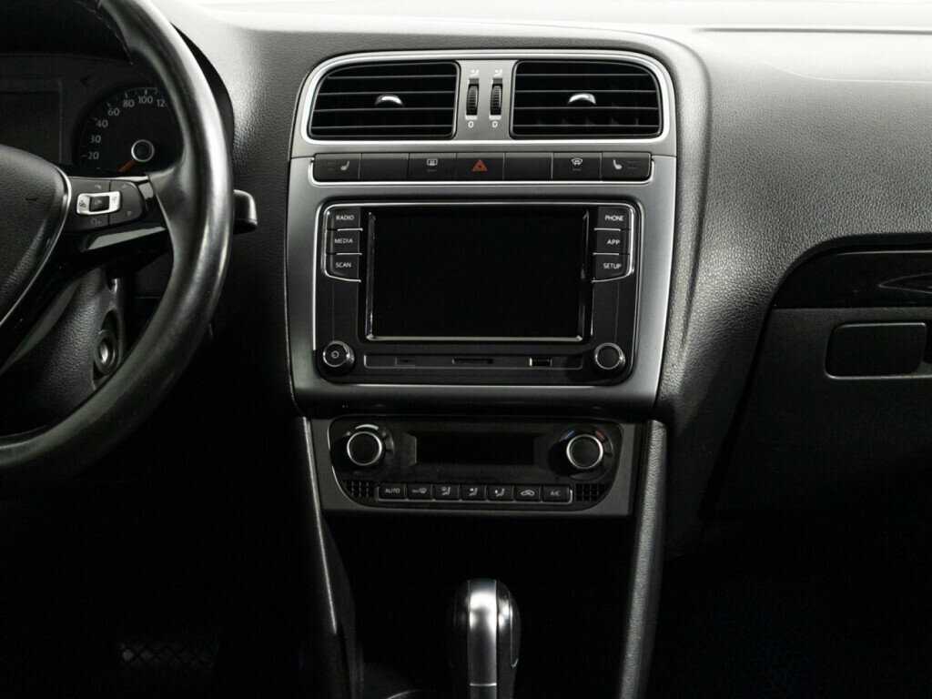 Volkswagen Polo, 2018 Фото №14