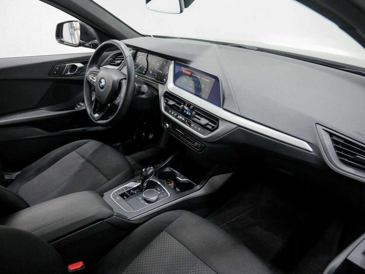 BMW 1 серии 118i, 2019 Фото №7
