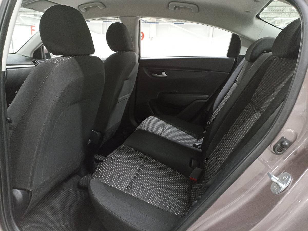 Kia Rio, 2018 Фото №12