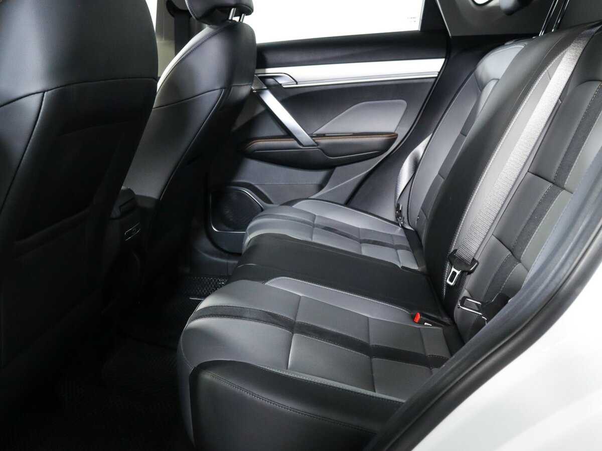 Geely Coolray, 2023 Фото №7