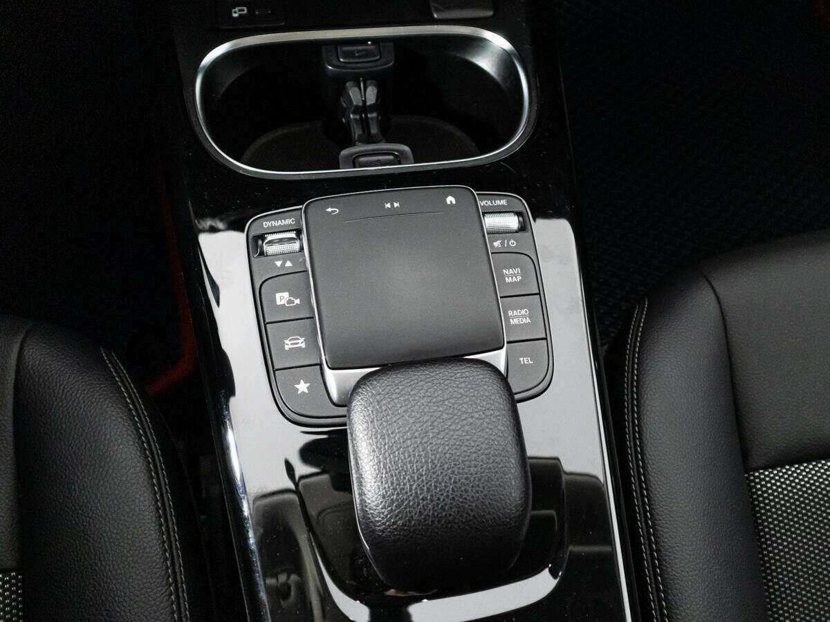 Mercedes-Benz CLA 200, 2020 Фото №16
