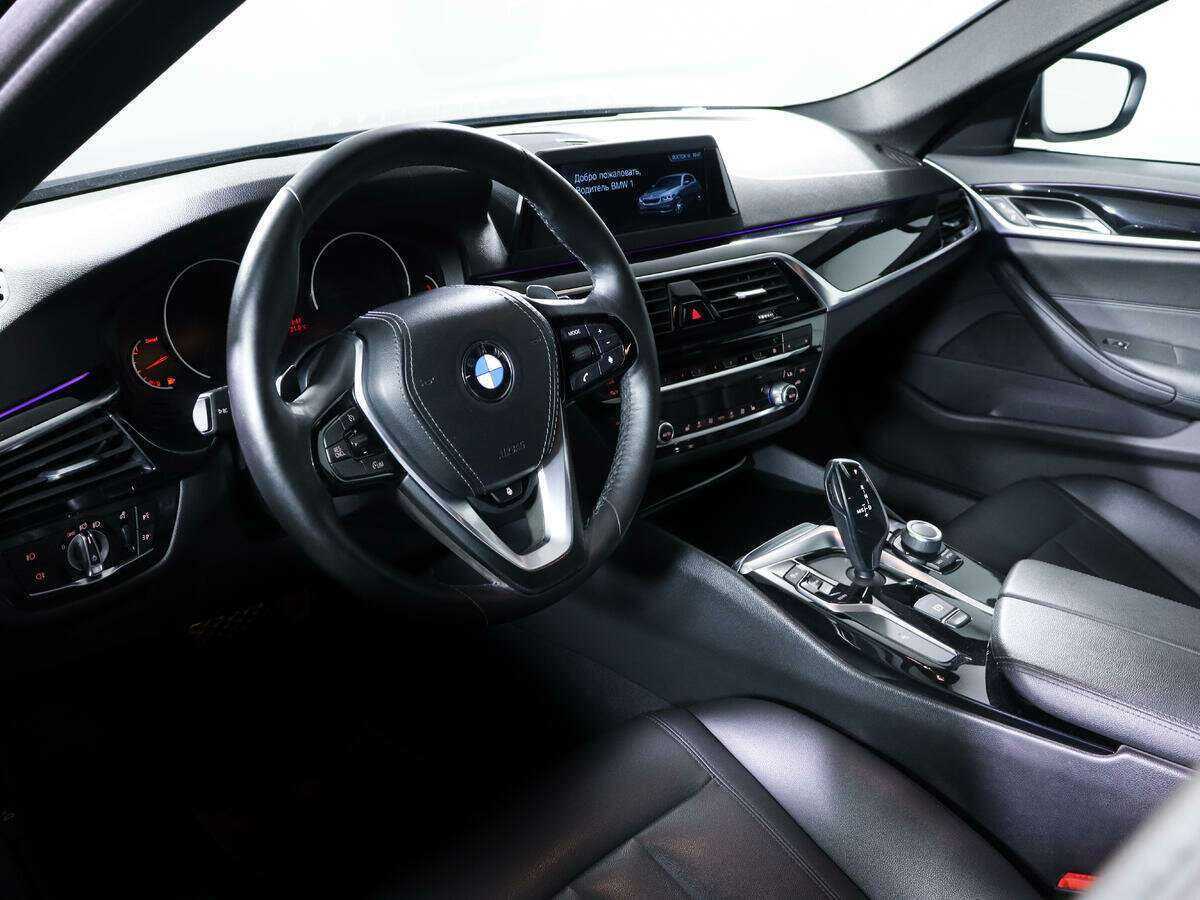 BMW 5 серии 520d xDrive, 2018 Фото №11