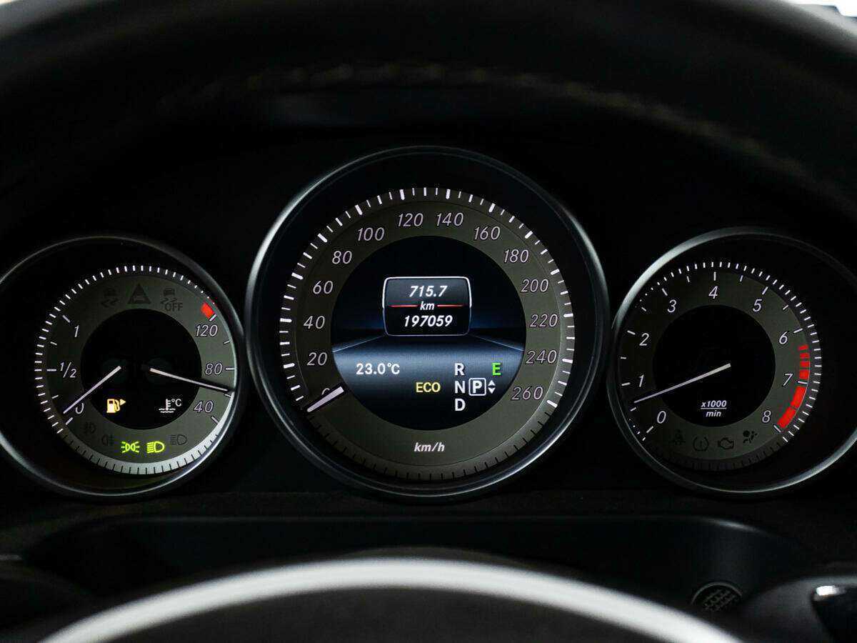 Mercedes-Benz E-Класс 300, 2014 Фото №12