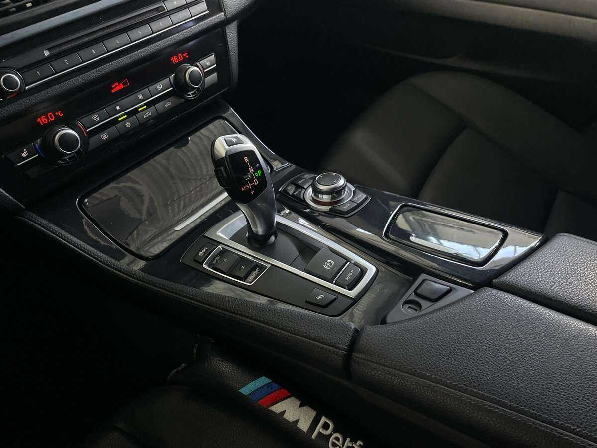 BMW 5 серии 520i, 2012 Фото №16