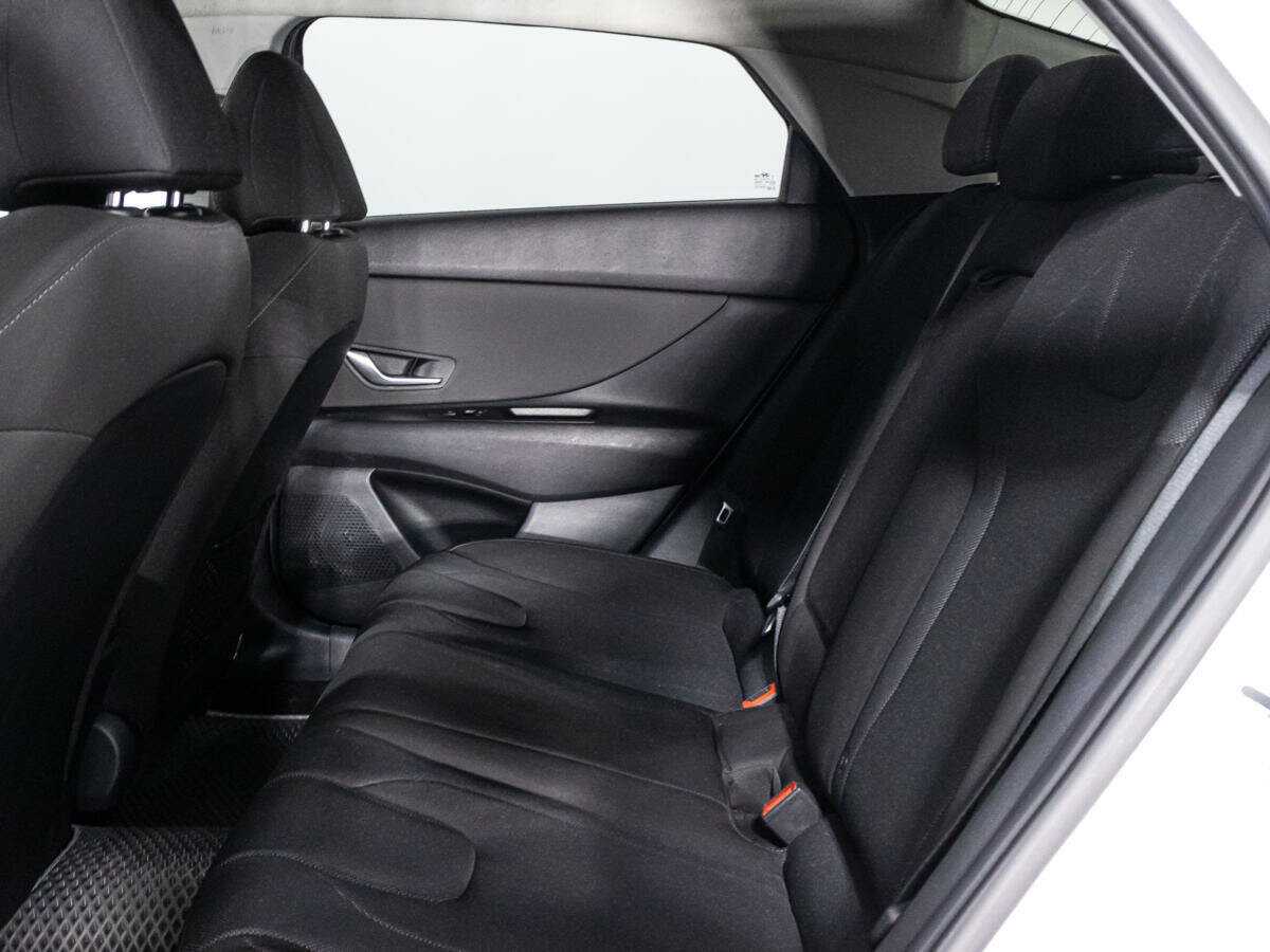Hyundai Elantra, 2021 Фото №10