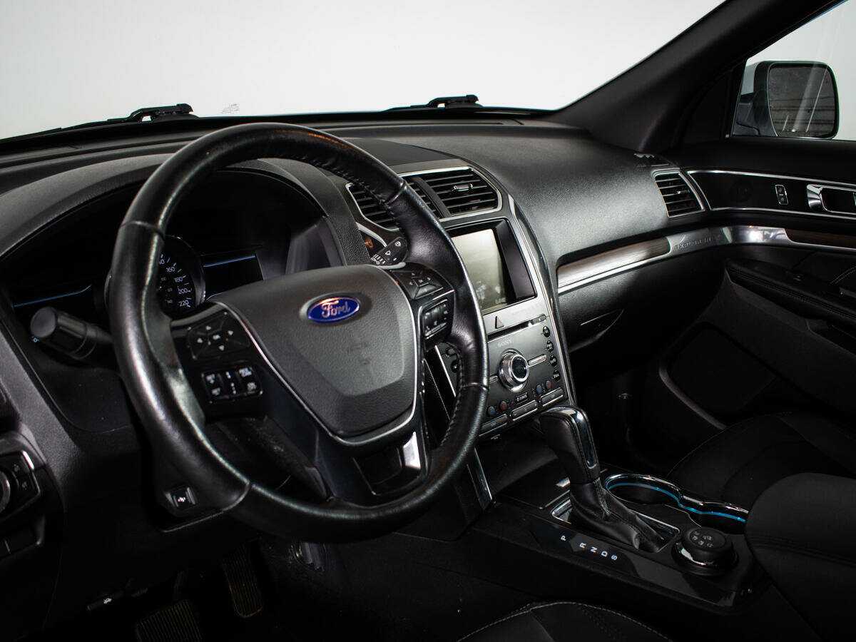 Ford Explorer, 2016 Фото №12