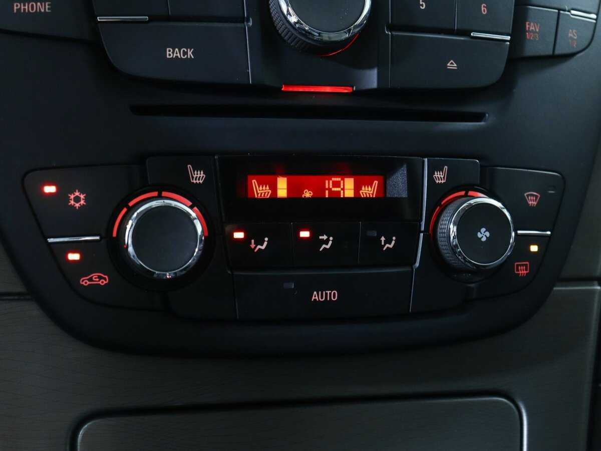 Opel Insignia, 2012 Фото №10