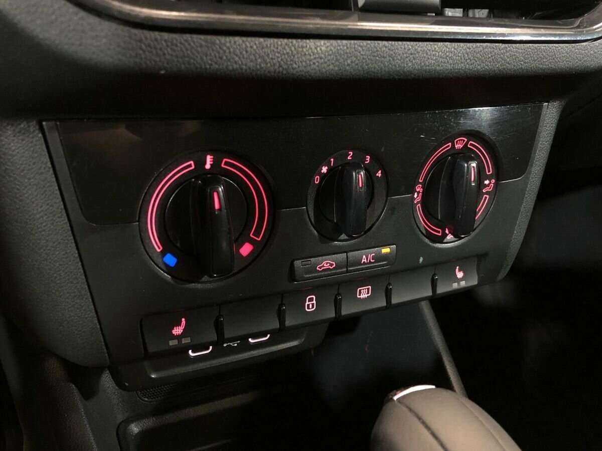 Volkswagen Polo, 2020 Фото №14