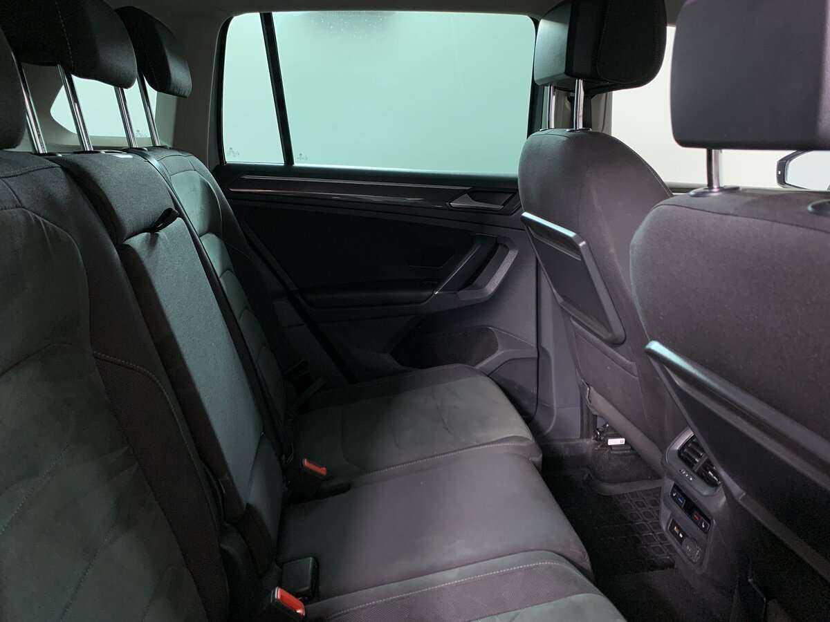 Volkswagen Tiguan, 2018 Фото №14