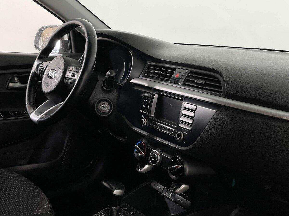 Kia Rio, 2018 Фото №9