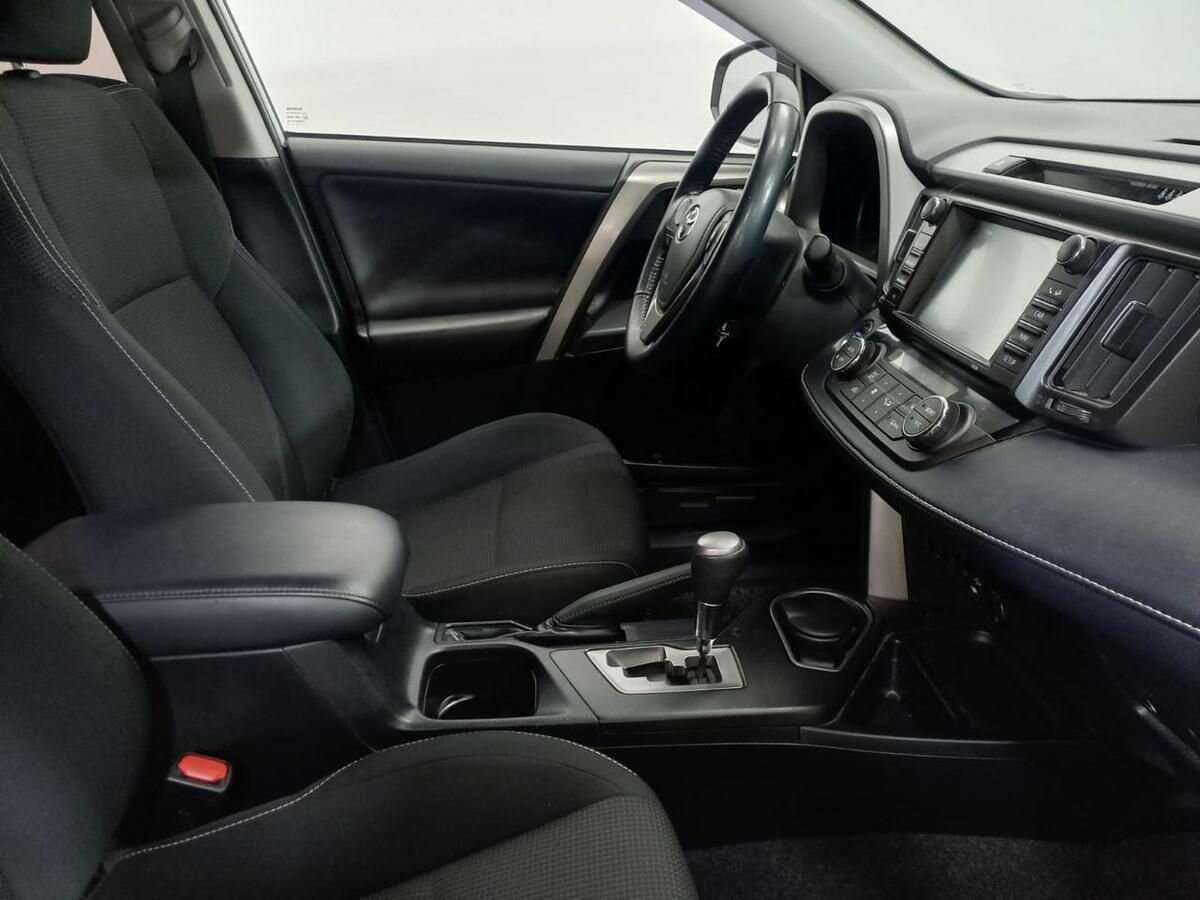 Toyota RAV4, 2018 Фото №10