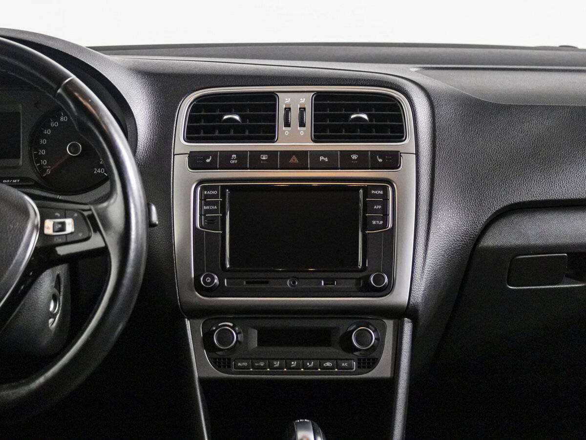 Volkswagen Polo V Рестайлинг, 2018 Фото №16