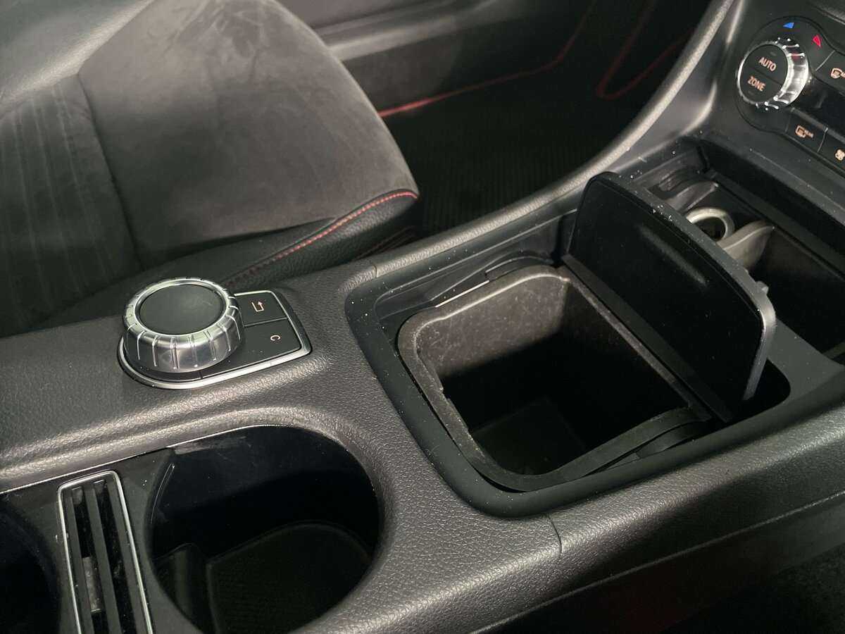 Mercedes-Benz CLA 200, 2014 Фото №21