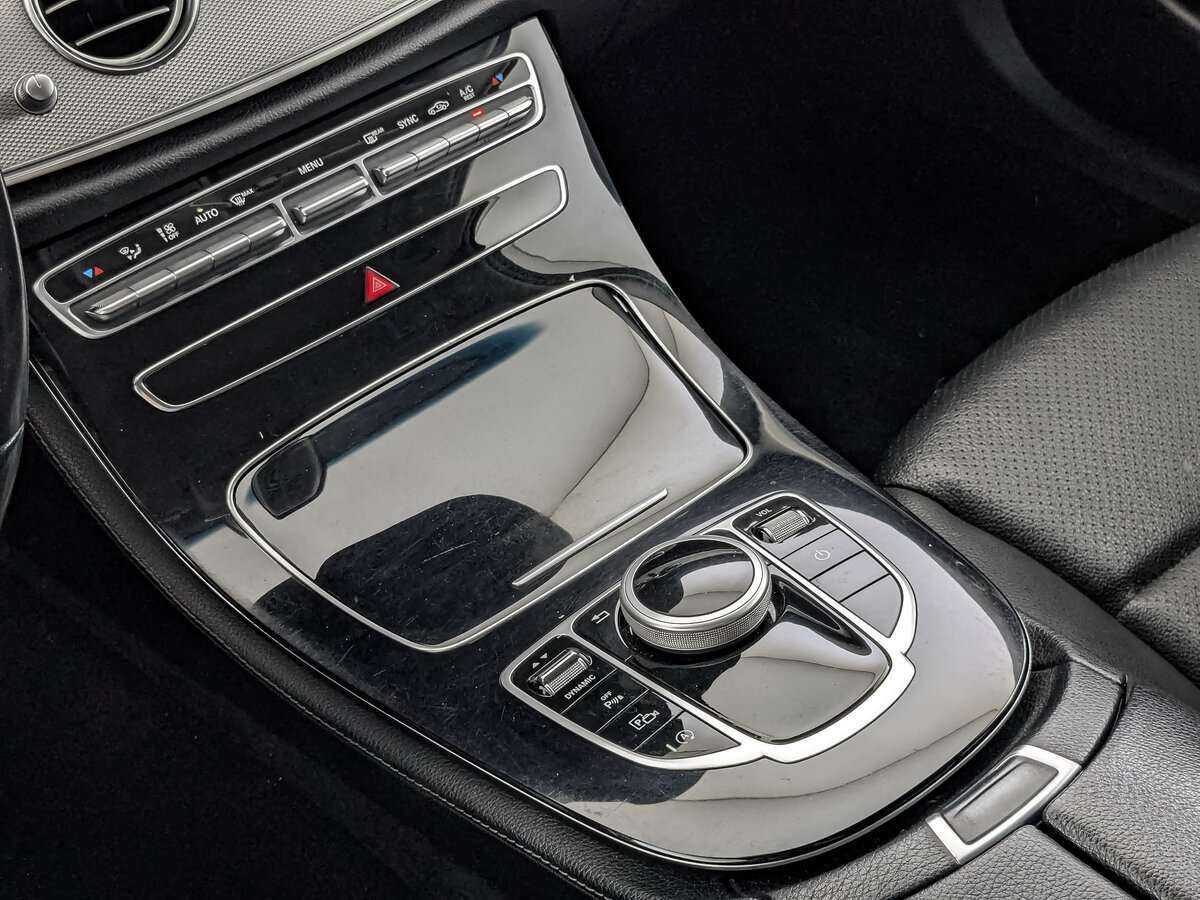 Mercedes-Benz E-Класс 200, 2018 Фото №17