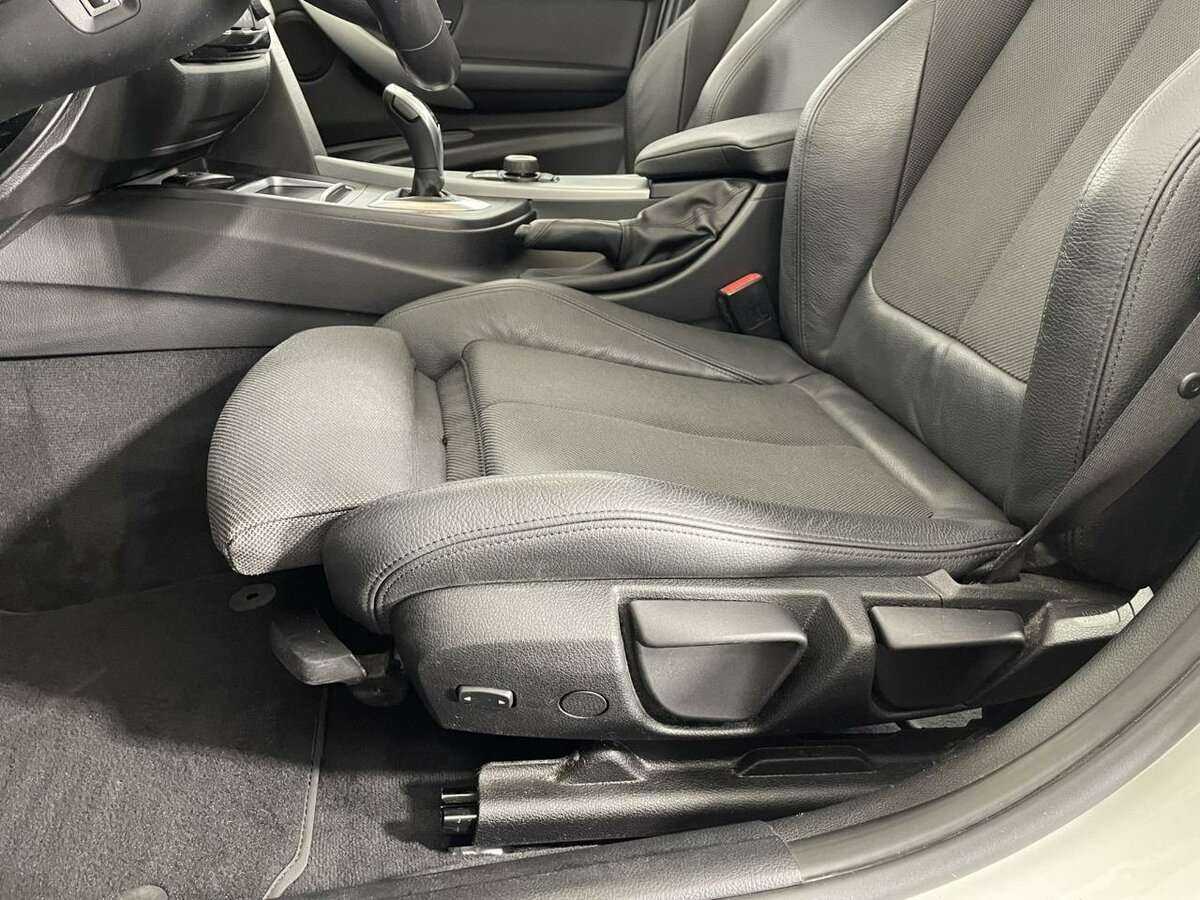 BMW 3 серии 320d xDrive, 2018 Фото №10