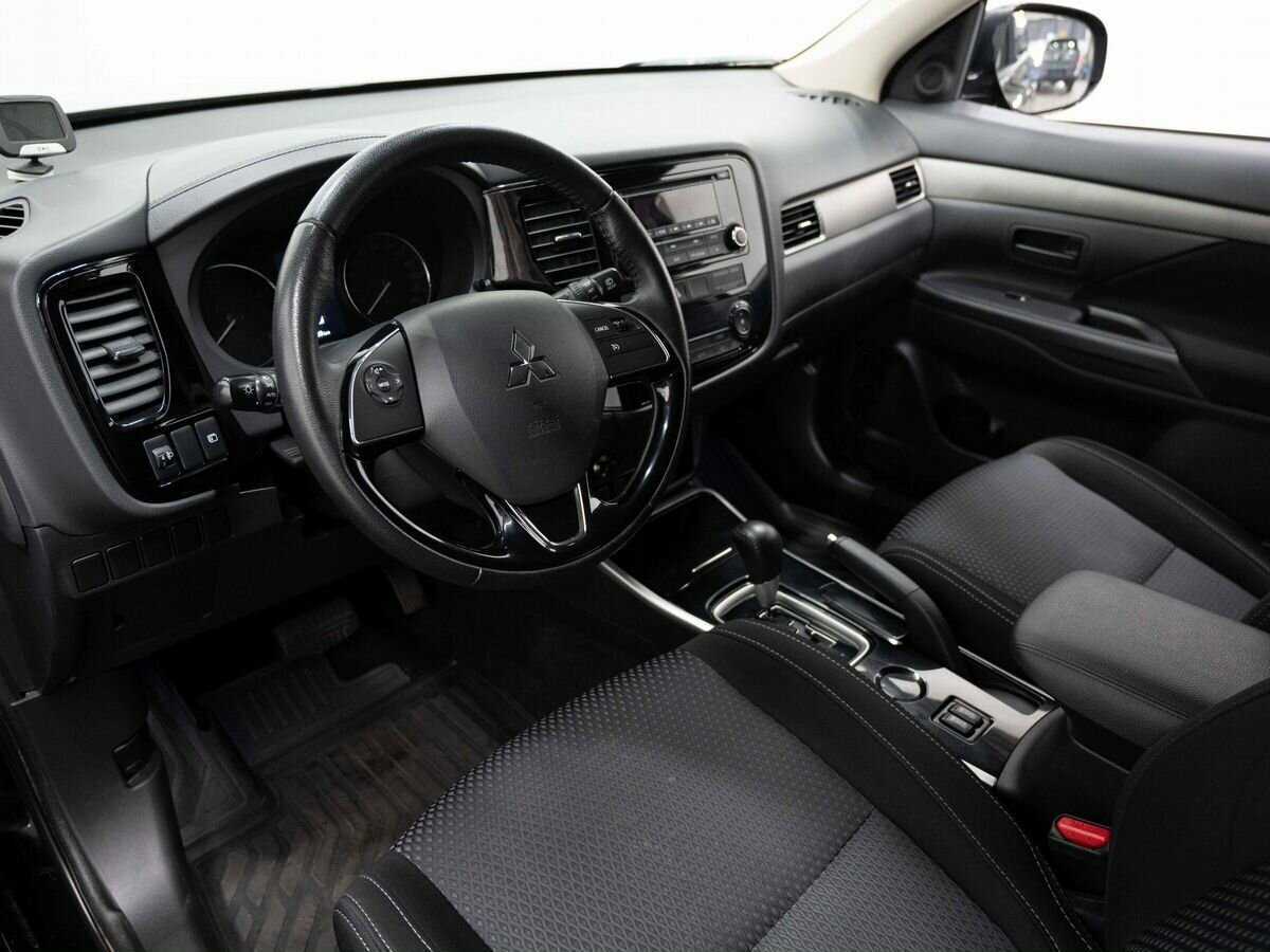 Mitsubishi Outlander, 2018 Фото №7