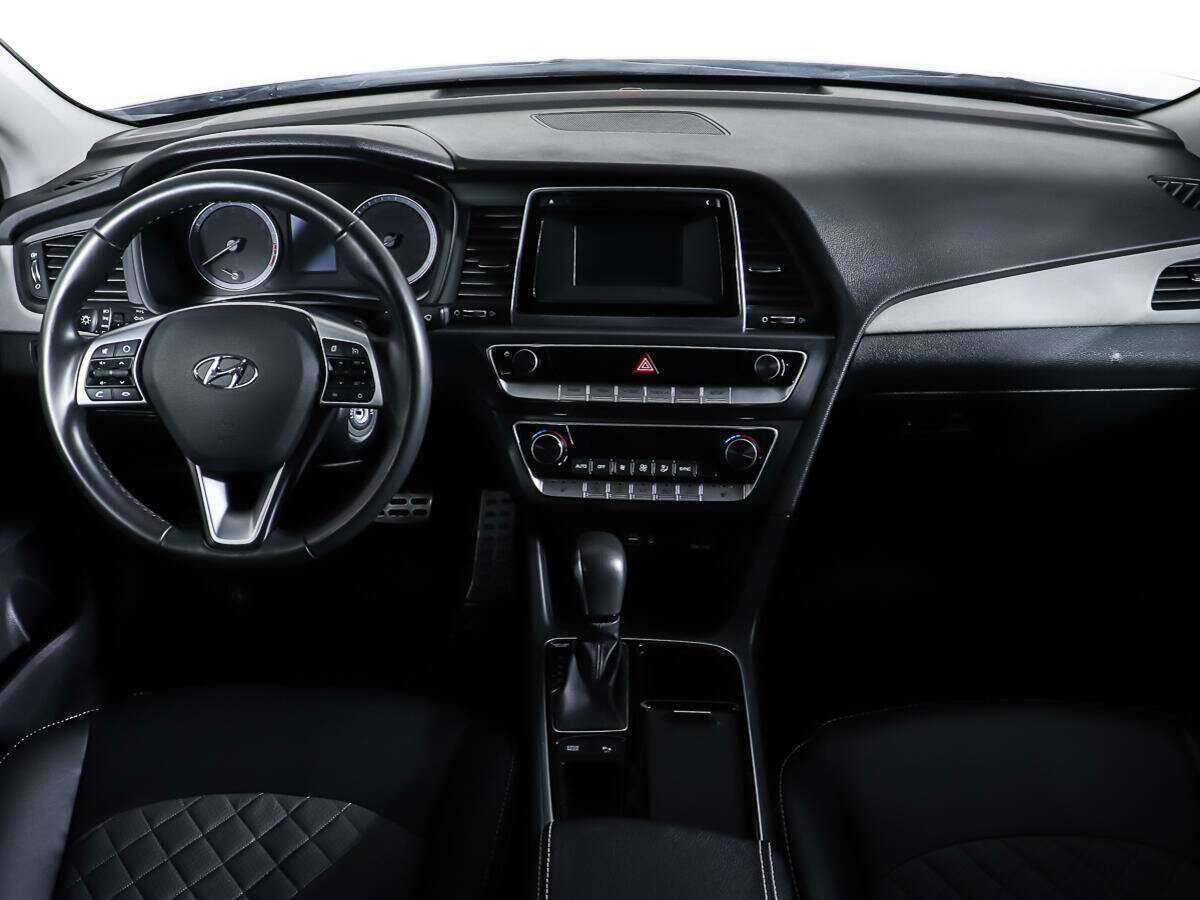 Hyundai Sonata, 2018 Фото №11