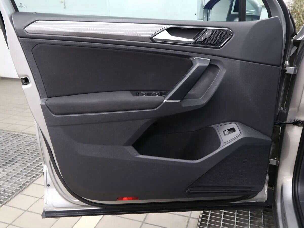 Volkswagen Tiguan, 2018 Фото №6