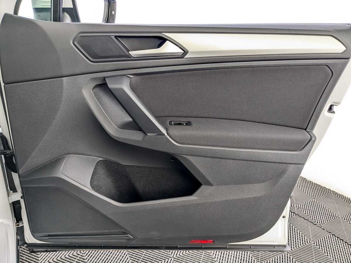 Volkswagen Tiguan, 2020 Фото №24