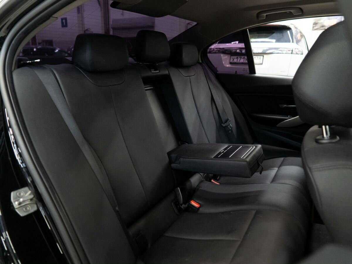 BMW 3 серии 318i, 2015 Фото №8